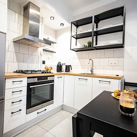 W Centrum Warszawy - Dworzec * Varsó