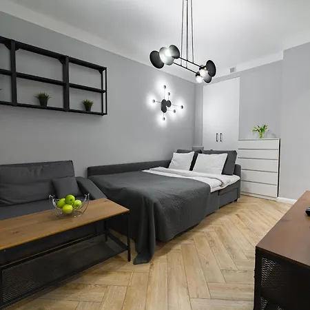 W Centrum Warszawy - Dworzec ורשה