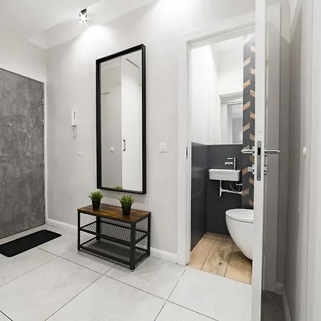 W Centrum Warszawy - Dworzec * Varşova